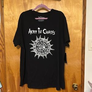 Women’s Torrid Alice In Chains Graphic T Shirt, NWT, Size 2